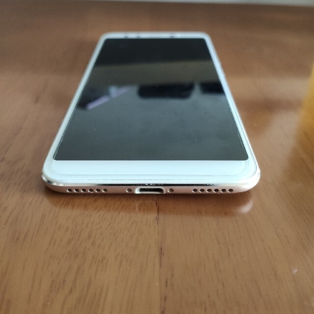 [美品]Xiaomi Mi A2 4GB/64GB ゴールド スマホ/家電/カメラのスマートフォン/携帯電話(スマートフォン本体)の商品写真