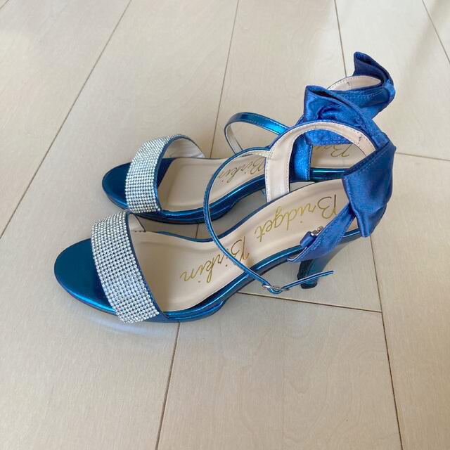 Bridget Birkin(ブリジットバーキン)の最終値下げブリジットバーキン　ブルーのラインストーンサンダル レディースの靴/シューズ(サンダル)の商品写真