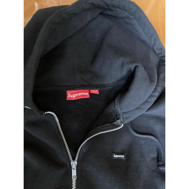 Supreme(シュプリーム)のSupreme small box logo foodie size M メンズのトップス(パーカー)の商品写真