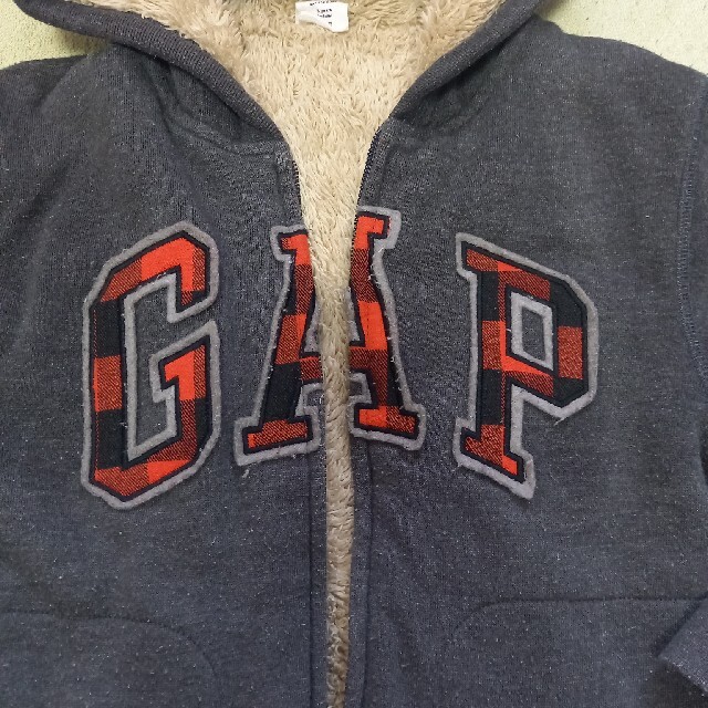 GAP　110　パーカー　濃いグレー キッズ/ベビー/マタニティのキッズ服男の子用(90cm~)(ジャケット/上着)の商品写真