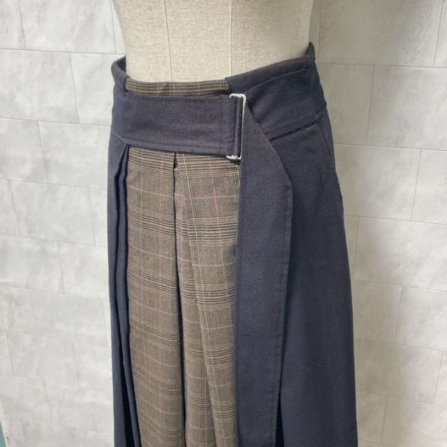 KBF(ケービーエフ)のKBF　MIX パターン　デザイン　スカート　ブラウン　ネイビー　ロング　フリー レディースのスカート(ロングスカート)の商品写真