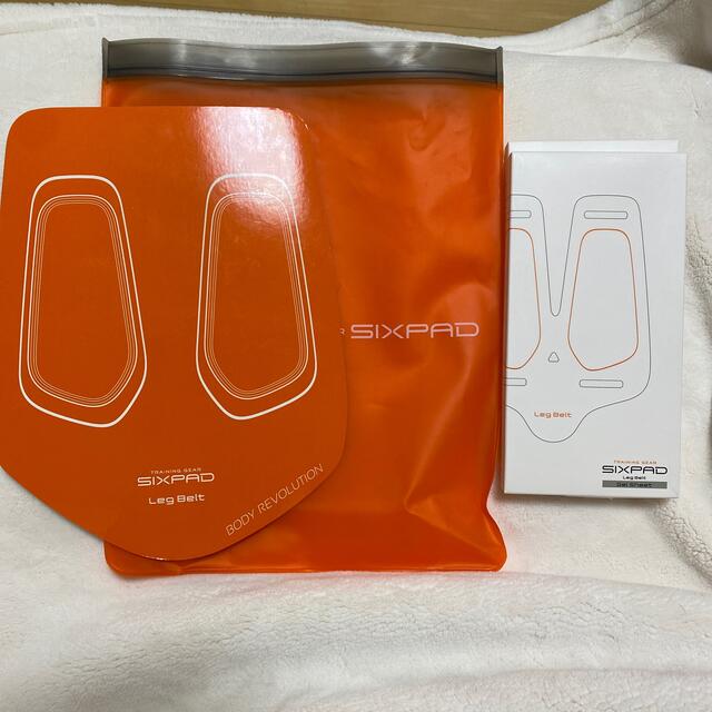 アウトドア SIXPAD 本体2個+ ジェルシート4枚の通販 by ハナ's shop