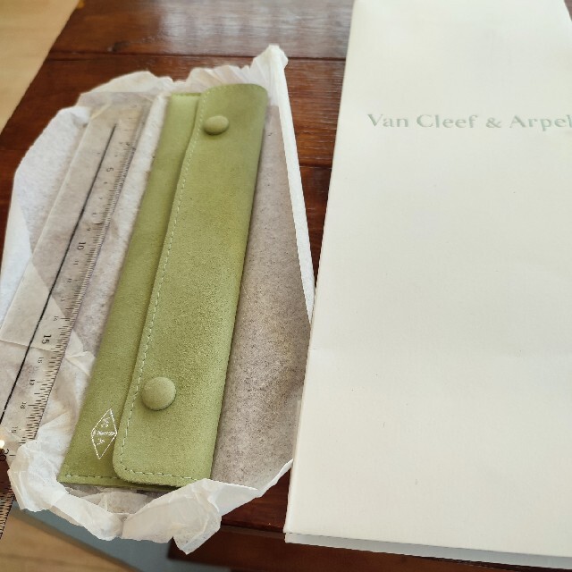 Van Cleef & Arpels(ヴァンクリーフアンドアーペル)のヴァンクリーフ&アーペル　　ジュエリーポーチ　ヴァンクリーフ レディースのアクセサリー(ネックレス)の商品写真