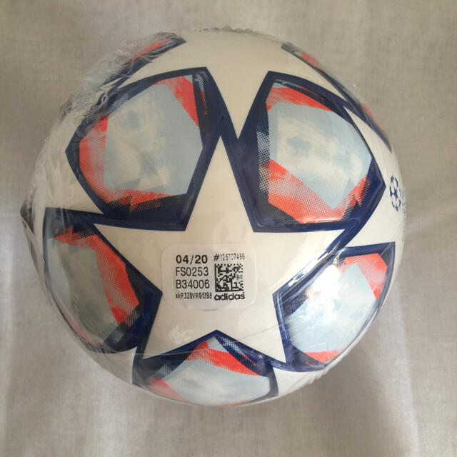 adidas　サッカーボール ミニ 直径約13cm　 AFMS1400BRW スポーツ/アウトドアのサッカー/フットサル(ボール)の商品写真
