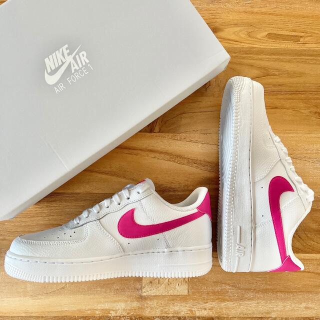 NIKE - 23.0㎝ NIKE エアフォース1 07ホワイト ピンクの通販 by momo