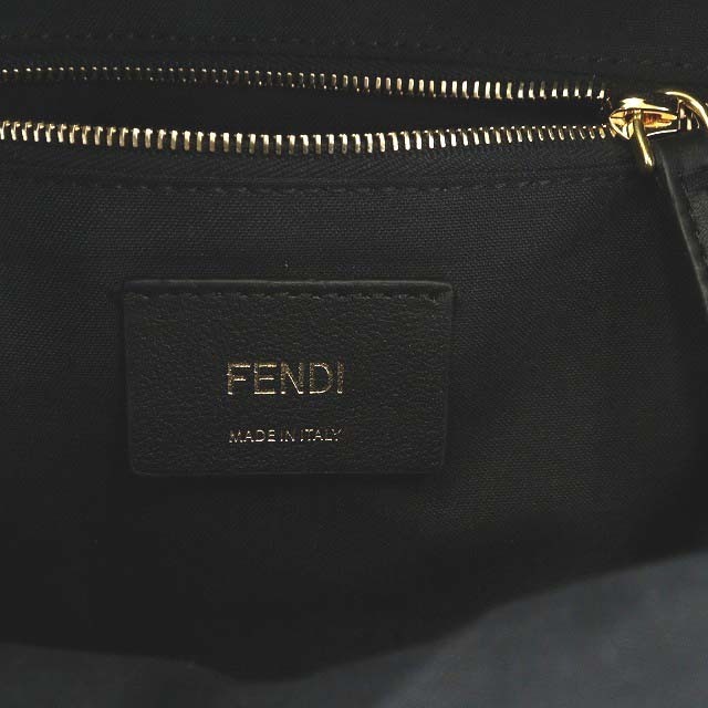 FENDI(フェンディ)のフェンディ レザーFFエンボス加工 バックパック 黒 8BZ038A72V レディースのバッグ(リュック/バックパック)の商品写真