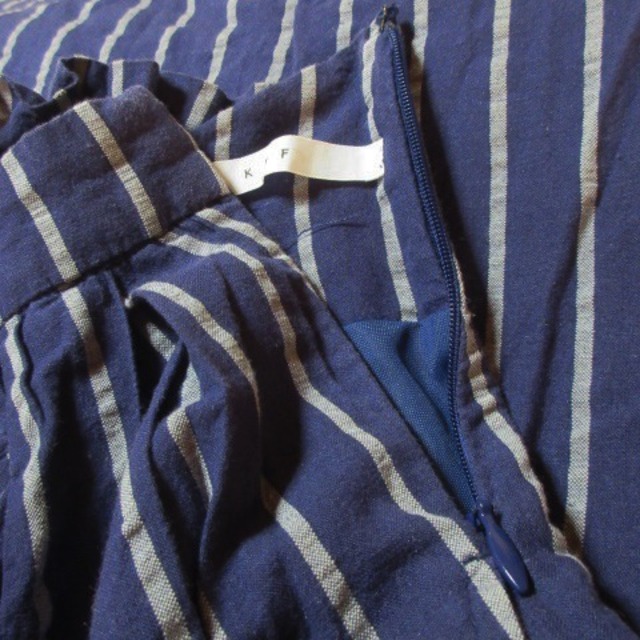 KBF(ケービーエフ)のケイビーエフ KBF スカート フレア ミモレ ロング ストライプ ONE 紺 レディースのスカート(ロングスカート)の商品写真