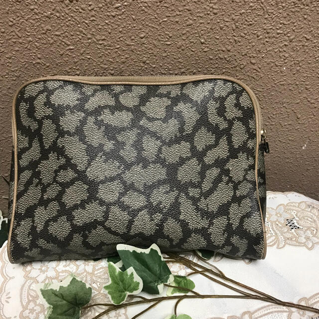 いします Yves Saint Laurent Beaute - イヴ・サンローラン ysl