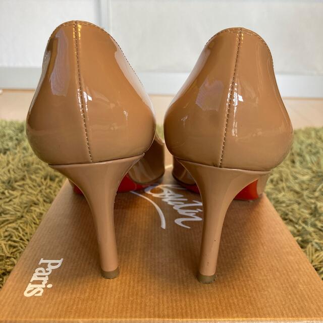 Christian Louboutin(クリスチャンルブタン)の値下げしました！クリスチャンルブタン　パテント7センチハイヒール レディースの靴/シューズ(ハイヒール/パンプス)の商品写真