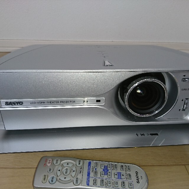 SANYO LP-WU3800 プロジェクター本体 SANYO LP-WU3800 プロジェクター本体 プロジェクター