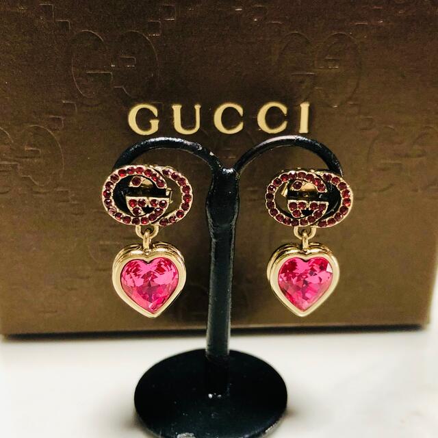 Gucci(グッチ)のグッチ　ピアス　ハート　GG スイング　ゴールド　金　ピンク　ストーン　石　☆ レディースのアクセサリー(ピアス)の商品写真