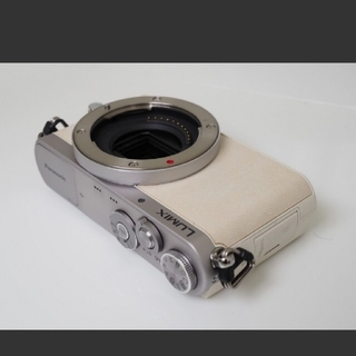 定番公式通販 ミラーレス OLYMPUS 最終値下げ 一眼 カメラ 白 フィルムカメラ