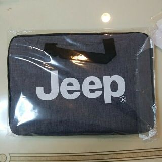 ジープ(Jeep)のJeepロゴマーク入PCケース新品未使用未開封(ノートPC)