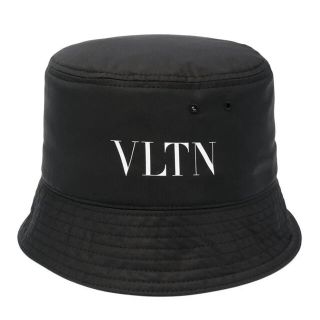 ヴァレンティノ(VALENTINO)の新品未使用！送料込み★VALENTINO★VLTN LOGO バケットハット(ハット)