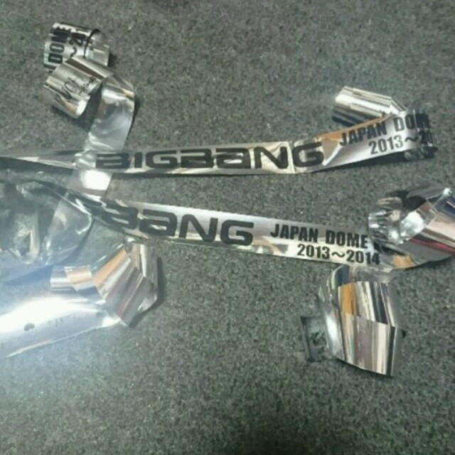 BIGBANG(ビッグバン)のBIGBANG 東京ドーム 銀テープ  エンタメ/ホビーのタレントグッズ(アイドルグッズ)の商品写真