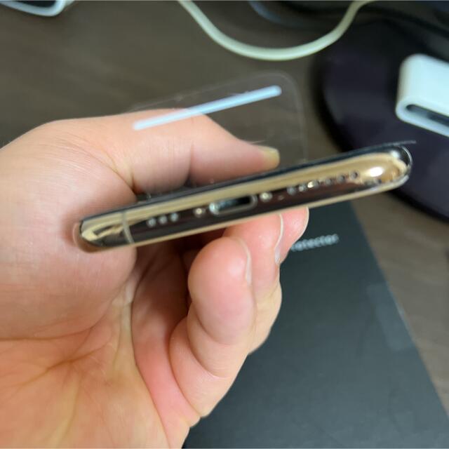 iPhone(アイフォーン)の【美品】iPhone 11 Pro 256GB ゴールド スマホ/家電/カメラのスマートフォン/携帯電話(スマートフォン本体)の商品写真