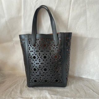 「SUMIYO様⭐︎完売希少MaxMaraのカットワーク黒レザートート
