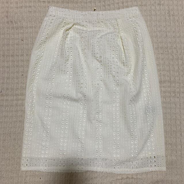 UNITED ARROWS(ユナイテッドアローズ)のcloset story UNITED ARROWS 白の膝丈スカート レディースのスカート(ひざ丈スカート)の商品写真