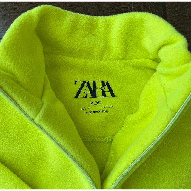 ZARA KIDS(ザラキッズ)のZARA KIDS フリース122cm キッズ/ベビー/マタニティのキッズ服男の子用(90cm~)(ジャケット/上着)の商品写真