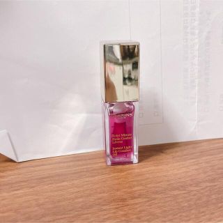 クラランス(CLARINS)のクラランス　clarins コンフォートリップオイル02 ラズベリー(リップグロス)