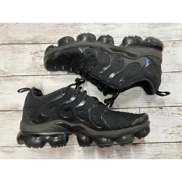 NIKE(ナイキ)のNIKE AIR VAPORMAX PLUS TRIPLE BLACK メンズの靴/シューズ(スニーカー)の商品写真