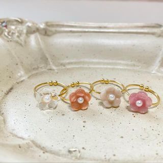 ハンドメイド　指輪　ピンキーリング　レジン　お花　(リング)