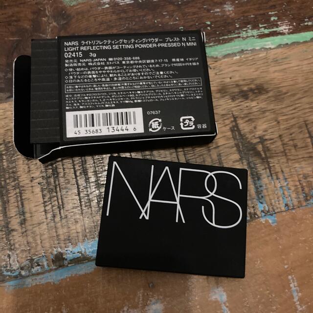 NARS(ナーズ)のNARSライトリフレクティングセッティングパウダーNミニ コスメ/美容のベースメイク/化粧品(フェイスパウダー)の商品写真