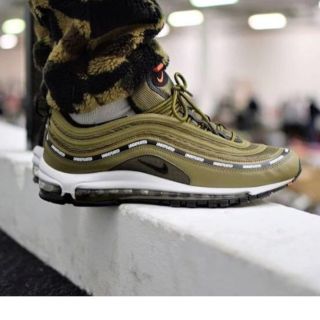 ナイキ(NIKE)の27cm UNDEFEATED × NIKE AIR MAX 97 オリーブ(スニーカー)