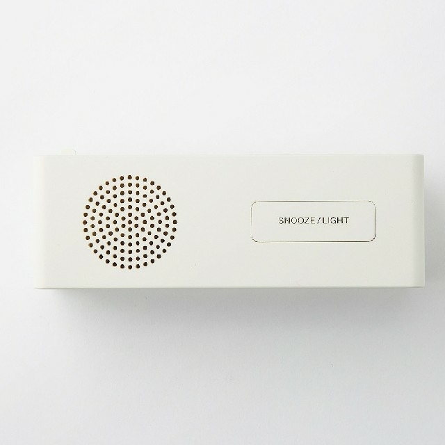 MUJI (無印良品)(ムジルシリョウヒン)の≪新品≫  無印良品 デジタル電波時計(大音量アラーム機能つき)／ホワイト インテリア/住まい/日用品のインテリア小物(置時計)の商品写真