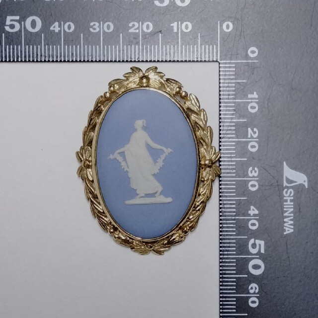 WEDGWOOD(ウェッジウッド)のウエッジウッド　ブローチ✿ レディースのアクセサリー(ブローチ/コサージュ)の商品写真