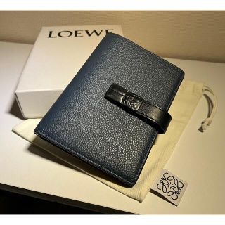 ロエベ(LOEWE)のLOEWE ロエベ お財布 バーティカル ウォレット ミディアム 中古(財布)