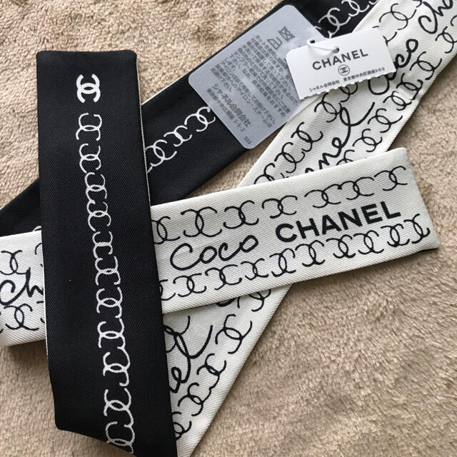 CHANEL(シャネル)の❤️CHANEL💛シルクツイル💙入手困難❤️完売品 レディースのファッション小物(バンダナ/スカーフ)の商品写真