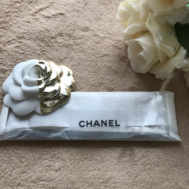 CHANEL(シャネル)の❤️CHANEL💛シルクツイル💙入手困難❤️完売品 レディースのファッション小物(バンダナ/スカーフ)の商品写真