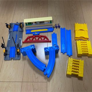 タカラトミー(Takara Tomy)のプラレール 踏切 駅 鉄橋 まとめ売り(電車のおもちゃ/車)