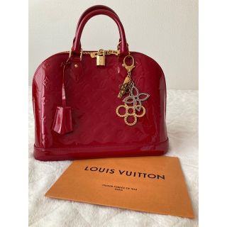 ルイヴィトン(LOUIS VUITTON)の【最終お値下げ】ルイヴィトン  アルマPM ヴェルニ　ポムダムール　赤　レッド(ハンドバッグ)