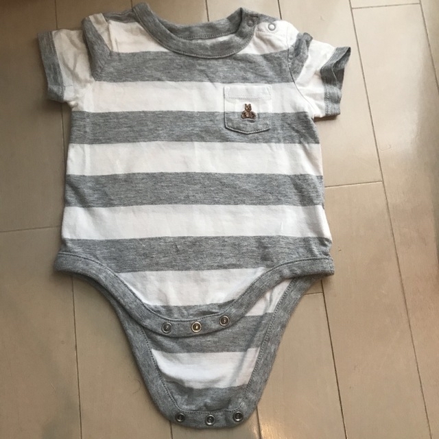 babyGAP(ベビーギャップ)のbaby gap 半袖ロンパース2枚セット キッズ/ベビー/マタニティのベビー服(~85cm)(ロンパース)の商品写真