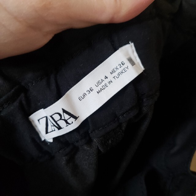 ZARA(ザラ)のatom8様 専用 レディースのパンツ(カジュアルパンツ)の商品写真