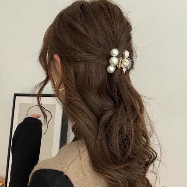 【新品未使用】韓国　パール　ヘアクリップ　バレッタ ⑦ ♡♡ 5cm ♡♡ レディースのヘアアクセサリー(バレッタ/ヘアクリップ)の商品写真