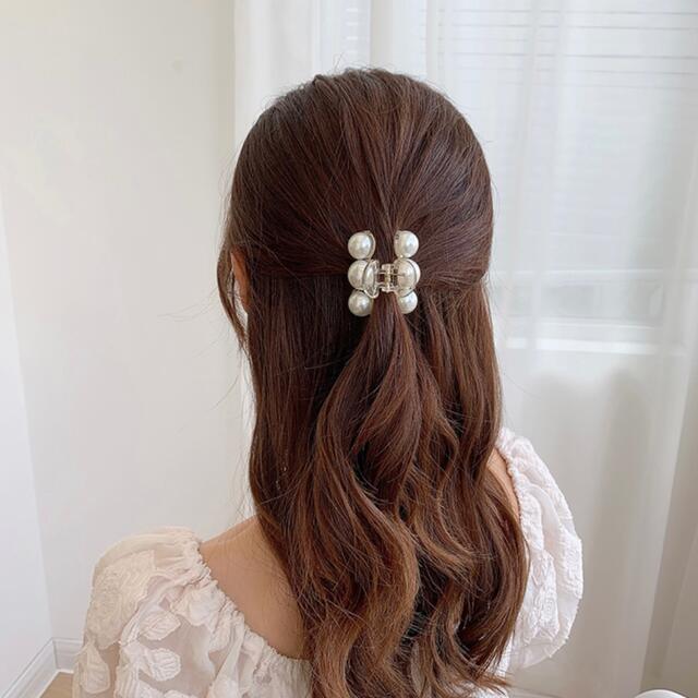 【新品未使用】韓国　パール　ヘアクリップ　バレッタ ⑦ ♡♡ 5cm ♡♡ レディースのヘアアクセサリー(バレッタ/ヘアクリップ)の商品写真