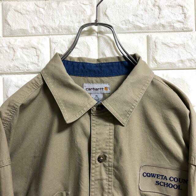 carhartt(カーハート)のカーハート　長袖シャツ　ワークシャツ　スクールロゴ　メンズXLサイズ メンズのトップス(シャツ)の商品写真