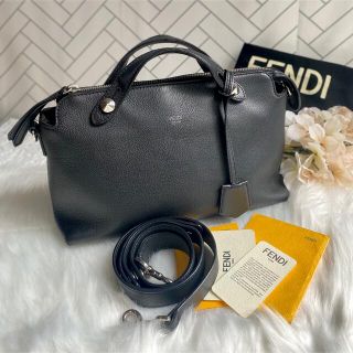 フェンディ(FENDI)の即決価格！バイザウェイ　FENDI ショルダーバッグ　正規品　ブラック　黒(ショルダーバッグ)