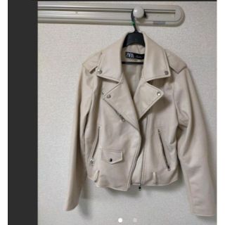 ザラ(ZARA)のザラ レザージャケット L ベージュ ポリウレタン(ライダースジャケット)