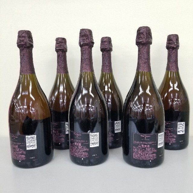 Dom Pérignon(ドンペリニヨン)の新品未開封品‼️ 6本セット ドンペリニヨン ロゼ ヴィンテージ2008 食品/飲料/酒の酒(シャンパン/スパークリングワイン)の商品写真