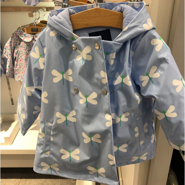 Jacadi(ジャカディ)のご専用☆jacadi 2022新作 トンボ柄　レインコート キッズ/ベビー/マタニティのキッズ服女の子用(90cm~)(ワンピース)の商品写真