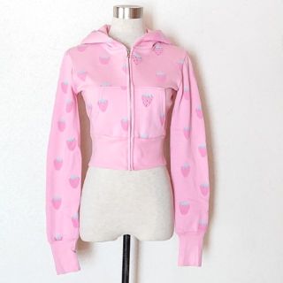 ジェラートピケ(gelato pique)のPrimpﾌﾟﾘﾝﾌﾟ 可愛い系 苺だらけｽﾄﾛﾍﾞﾘｰ総柄ｼｮｰﾄ丈ﾊﾟｰｶｰ(パーカー)