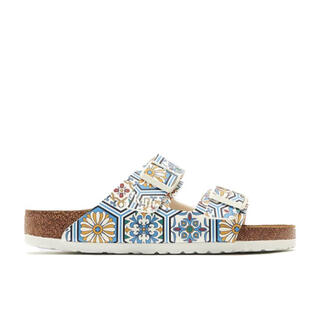 新品 kith box supreme ビルケンシュトックbirkenstockの通販 by ...