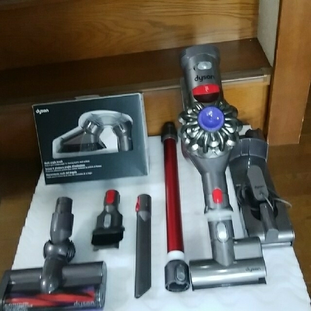 Dyson(ダイソン)のdyson v7 slim ｢χ(改)｣ SV11SLM ミニモーター付属 スマホ/家電/カメラの生活家電(掃除機)の商品写真