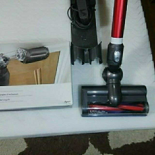 Dyson(ダイソン)のdyson v7 slim ｢χ(改)｣ SV11SLM ミニモーター付属 スマホ/家電/カメラの生活家電(掃除機)の商品写真