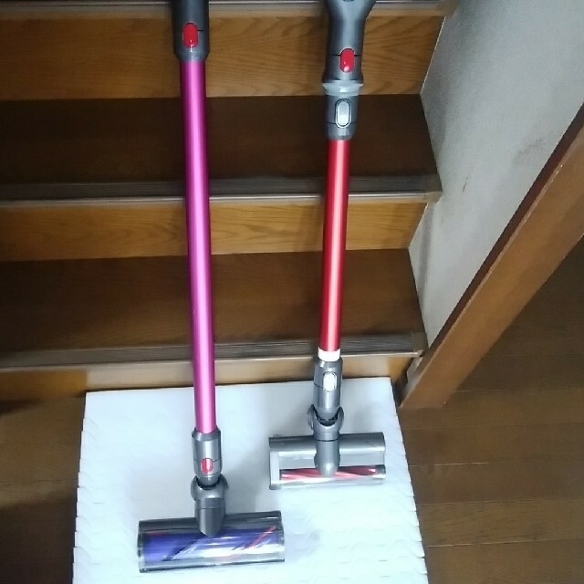 Dyson(ダイソン)のdyson v7 slim ｢χ(改)｣ SV11SLM ミニモーター付属 スマホ/家電/カメラの生活家電(掃除機)の商品写真