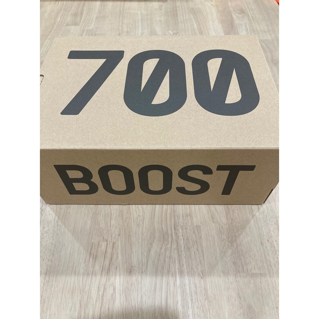 【新品】adidas YEEZY BOOST 700 V2 Static